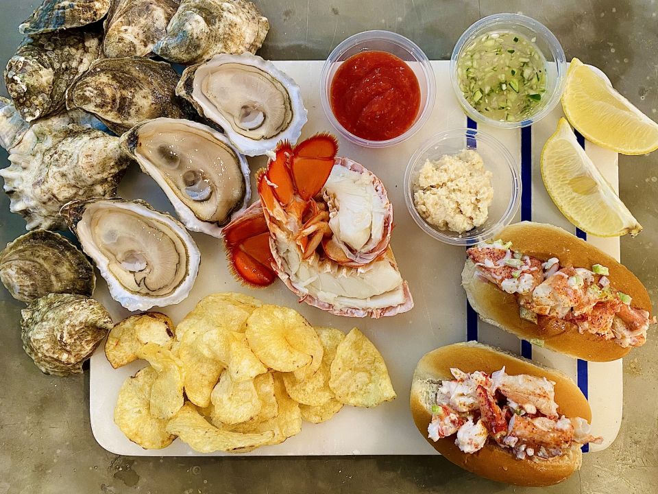 swelloysterco.com: Live Twin Lobsters (2 x 1.25lb, NH Landed)